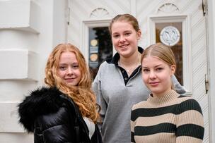 Freja Grönqvist, Emilia Sundström och Celina Siggberg studerar alla vid Brändö gymnasium.