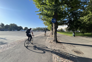 Valokuva Paavo Nurmen tieltä.