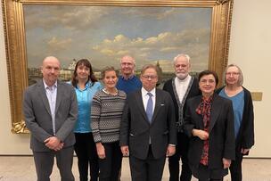 Mayor of Helsinki Juhana Vartiainen (fifth from the left) with representatives of CORE Forum. 